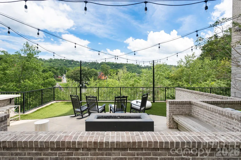 55 S Market Street #404 Asheville, NC 28801