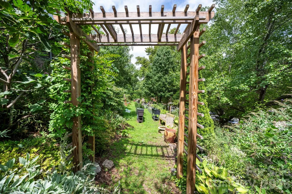 55 S Market Street #404 Asheville, NC 28801