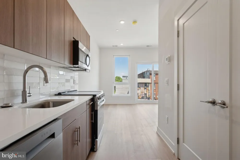 130 W GIRARD AVENUE #308 Philadelphia, PA 19123