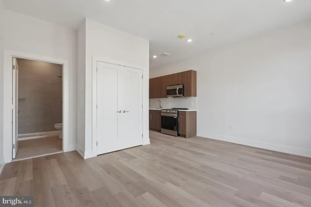 130 W GIRARD AVENUE #308 Philadelphia, PA 19123
