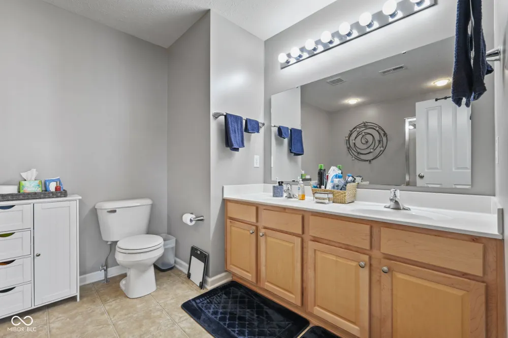 9032 Rider Drive Fishers, IN 46038