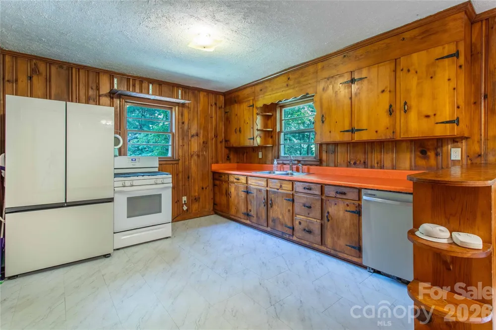 875 Mills Gap Road Fletcher, NC 28732