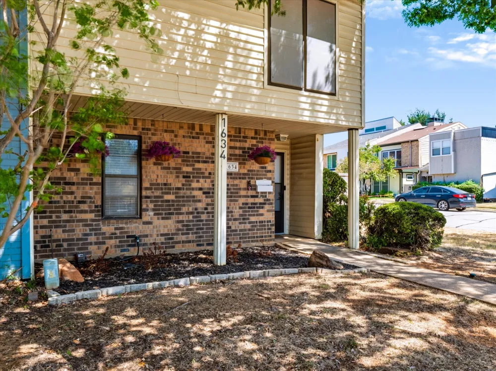 1634 Sonnet Drive Grapevine, TX 76051