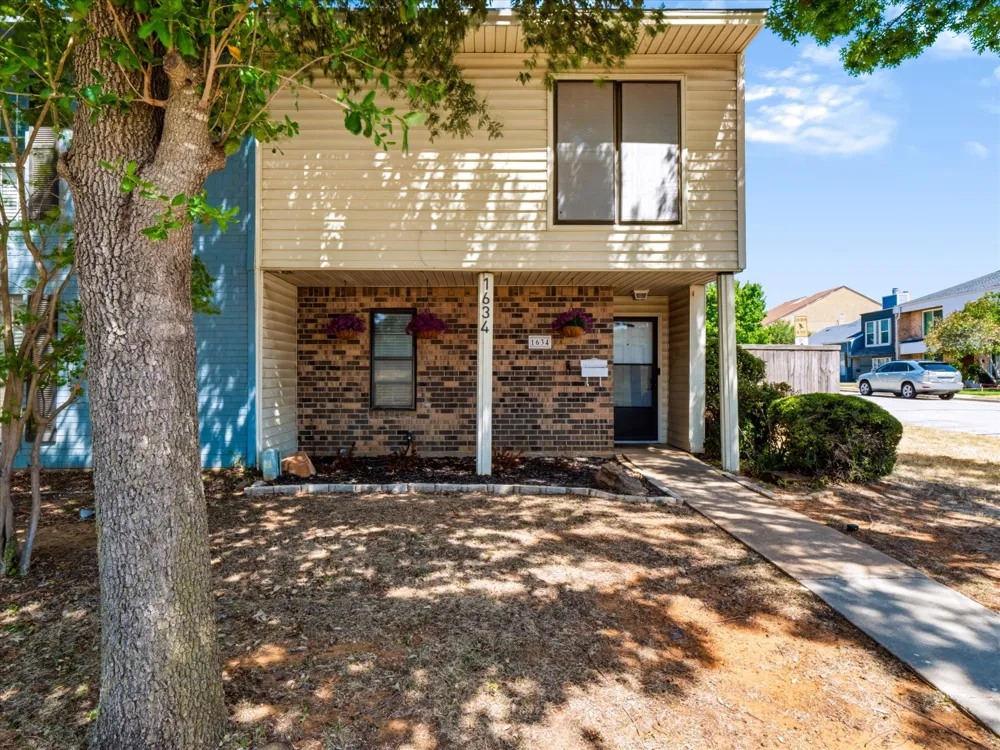 1634 Sonnet Drive Grapevine, TX 76051