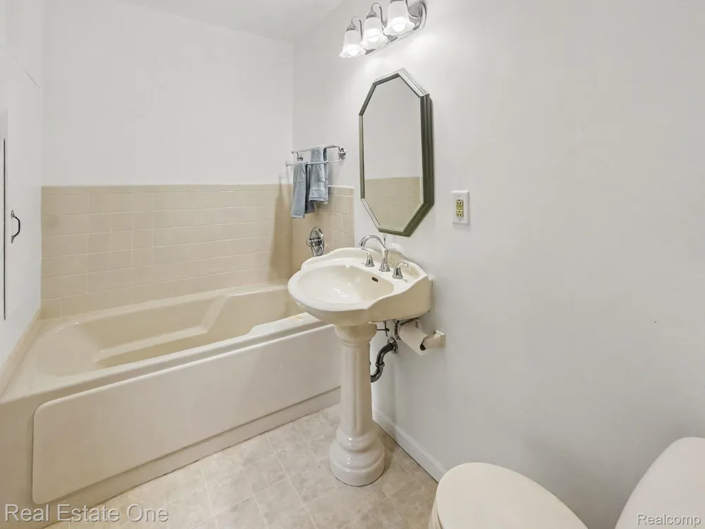 1275 Rosell Road Rose Township, MI 48442