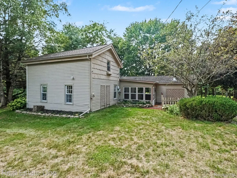1275 Rosell Road Rose Township, MI 48442
