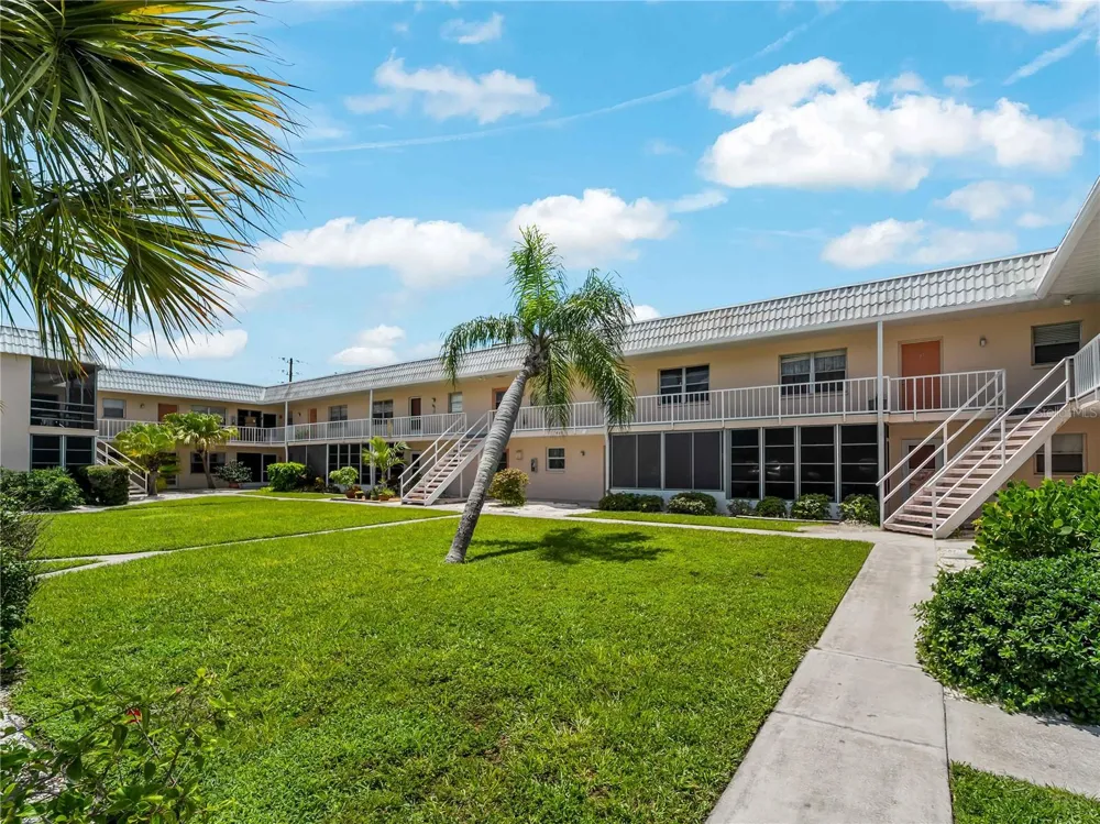 460 BASE AVENUE E #128 Venice, FL 34285