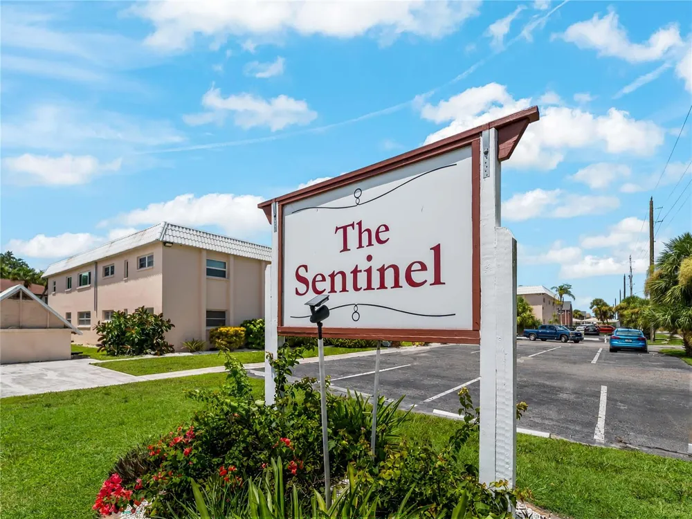 460 BASE AVENUE E #128 Venice, FL 34285