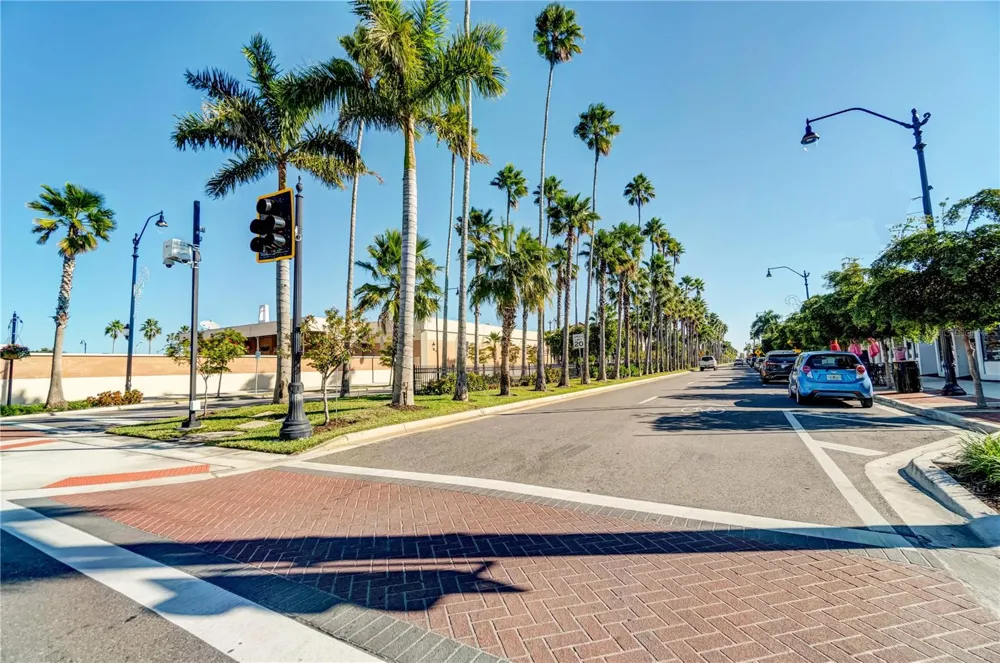 460 BASE AVENUE E #128 Venice, FL 34285