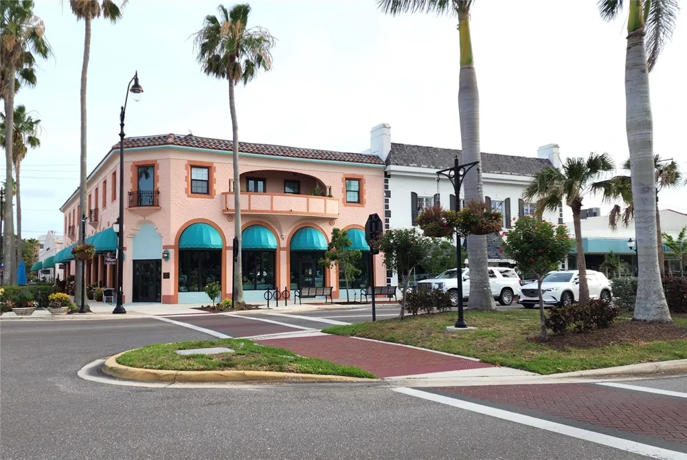 460 BASE AVENUE E #128 Venice, FL 34285