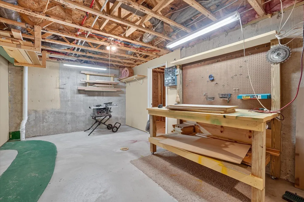 4240 Merriman Loop Howell, MI 48843