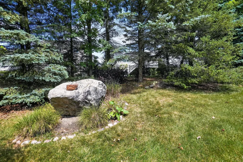 4240 Merriman Loop Howell, MI 48843