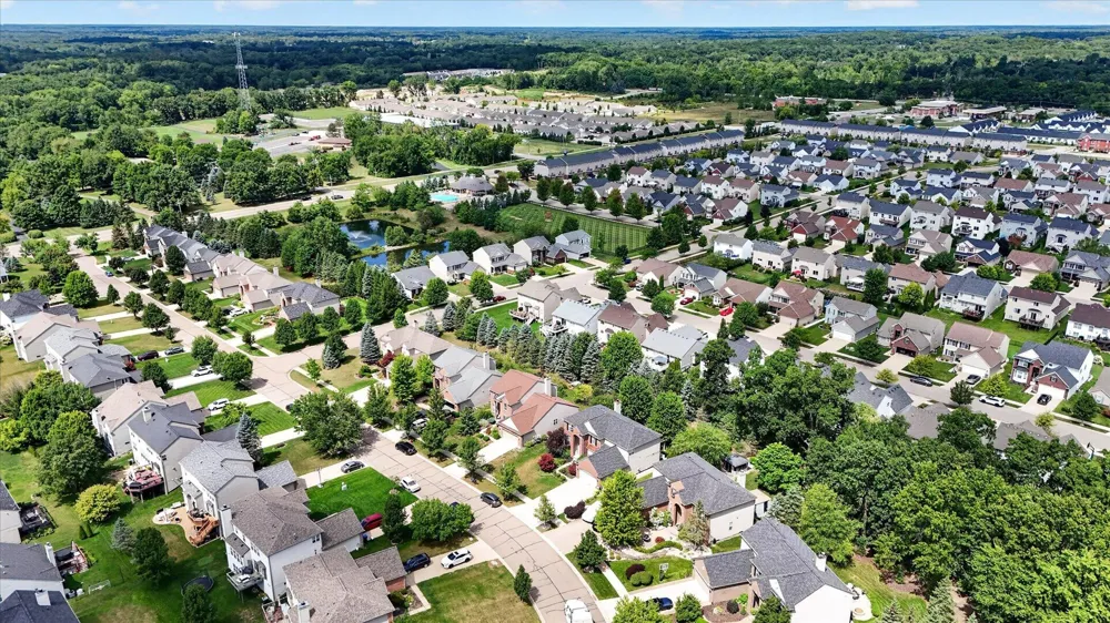 4240 Merriman Loop Howell, MI 48843