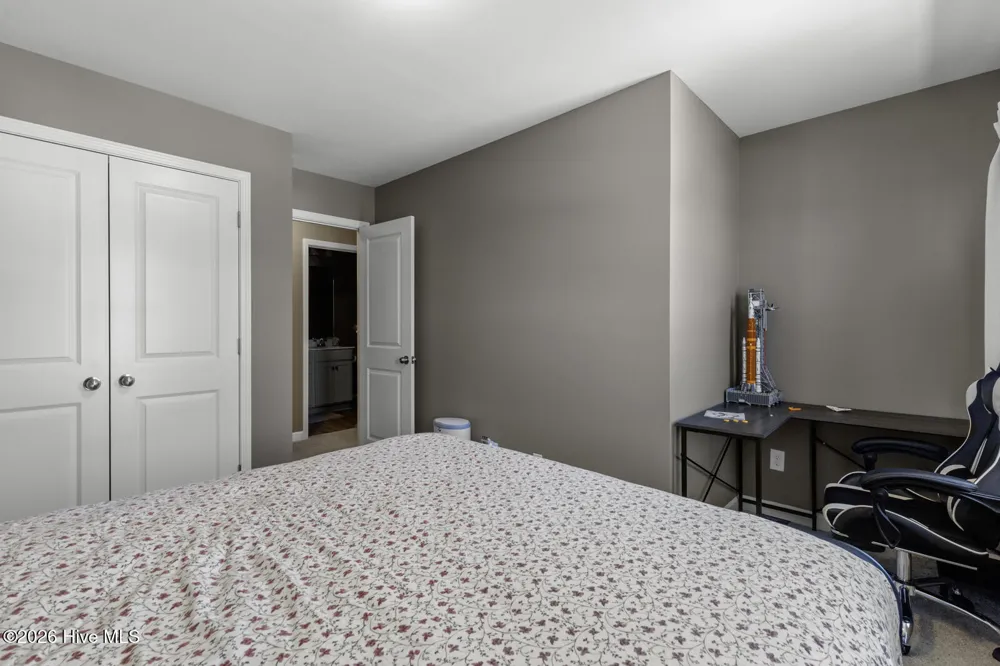709 W Warner Court Hubert, NC 28539