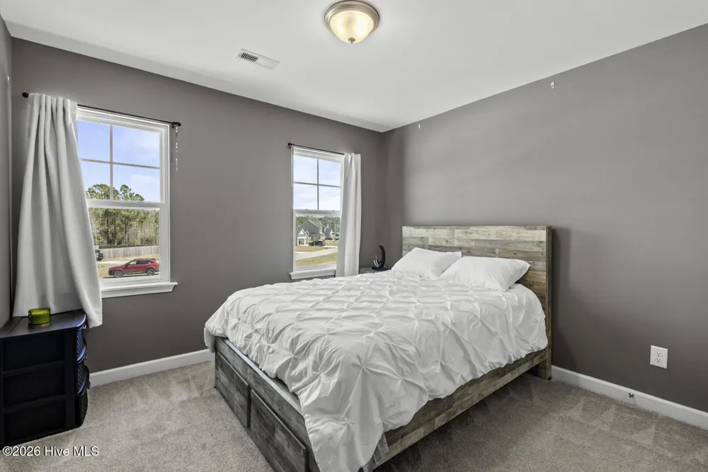 709 W Warner Court Hubert, NC 28539