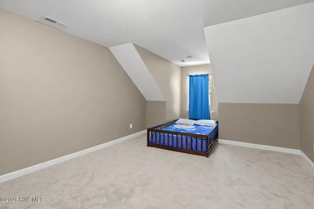 709 W Warner Court Hubert, NC 28539