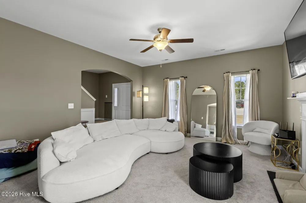 709 W Warner Court Hubert, NC 28539