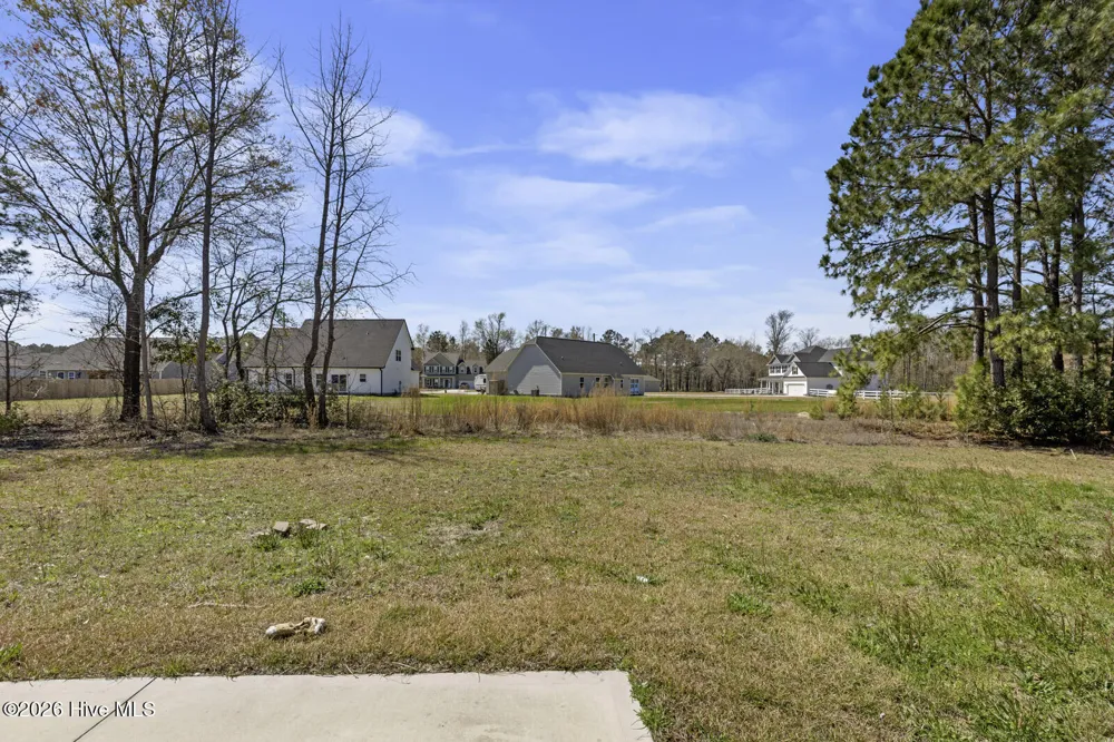 709 W Warner Court Hubert, NC 28539
