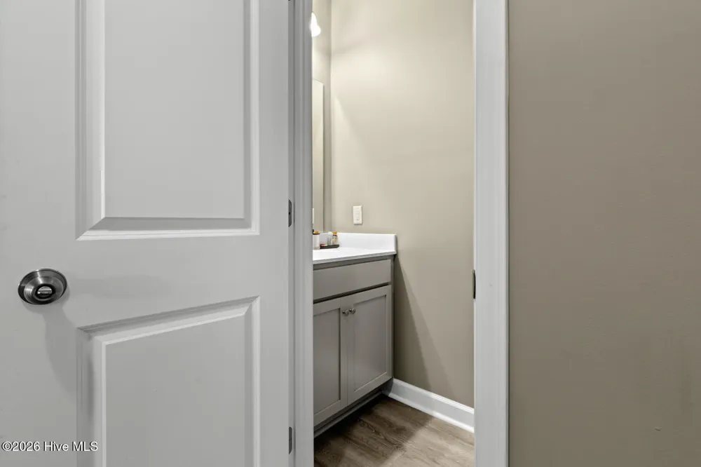 709 W Warner Court Hubert, NC 28539