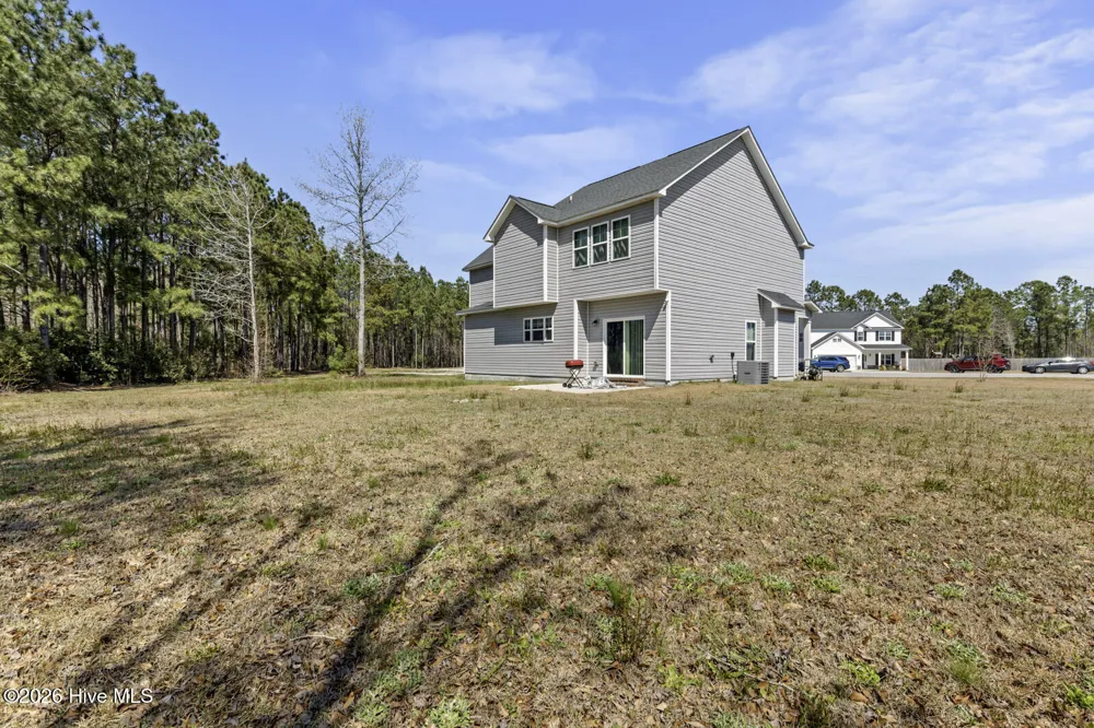 709 W Warner Court Hubert, NC 28539