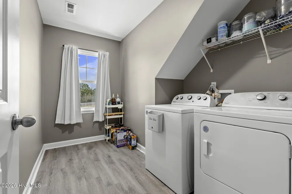 709 W Warner Court Hubert, NC 28539