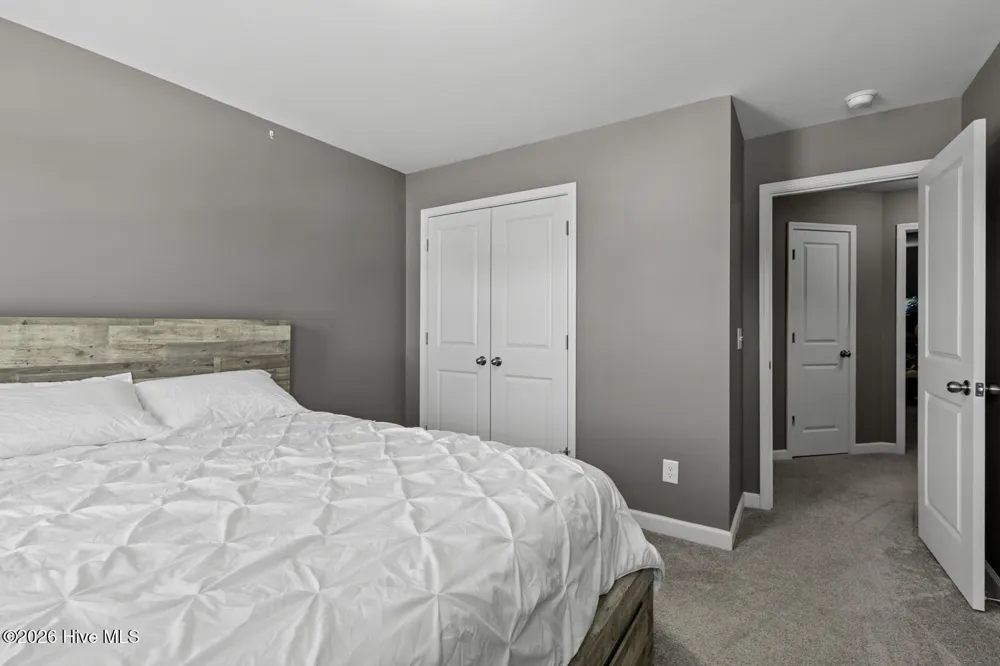 709 W Warner Court Hubert, NC 28539