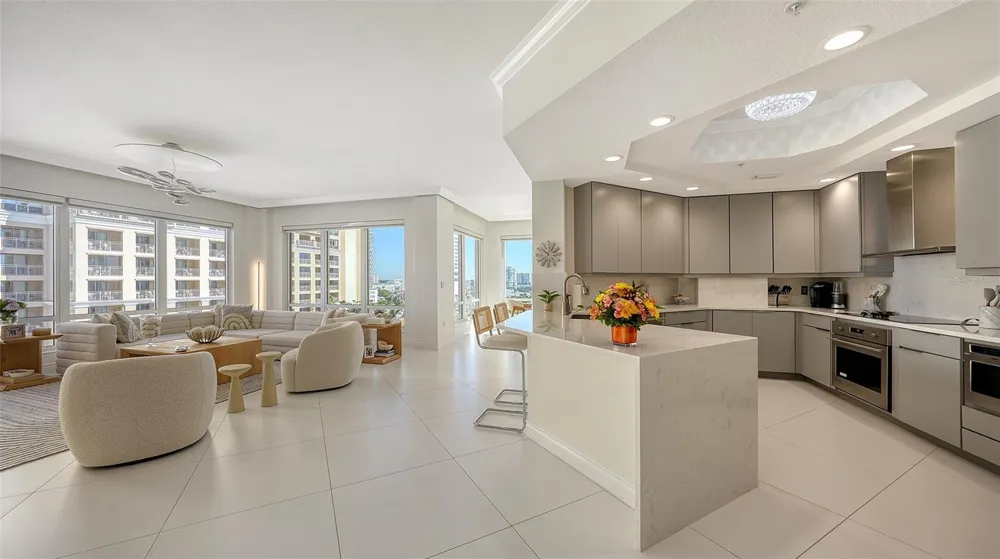 35 WATERGATE DRIVE #806 Sarasota, FL 34236