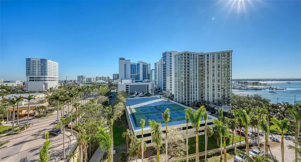 35 WATERGATE DRIVE #806 Sarasota, FL 34236