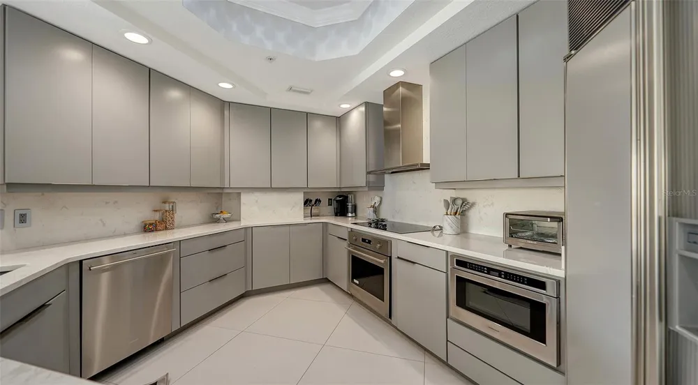 35 WATERGATE DRIVE #806 Sarasota, FL 34236