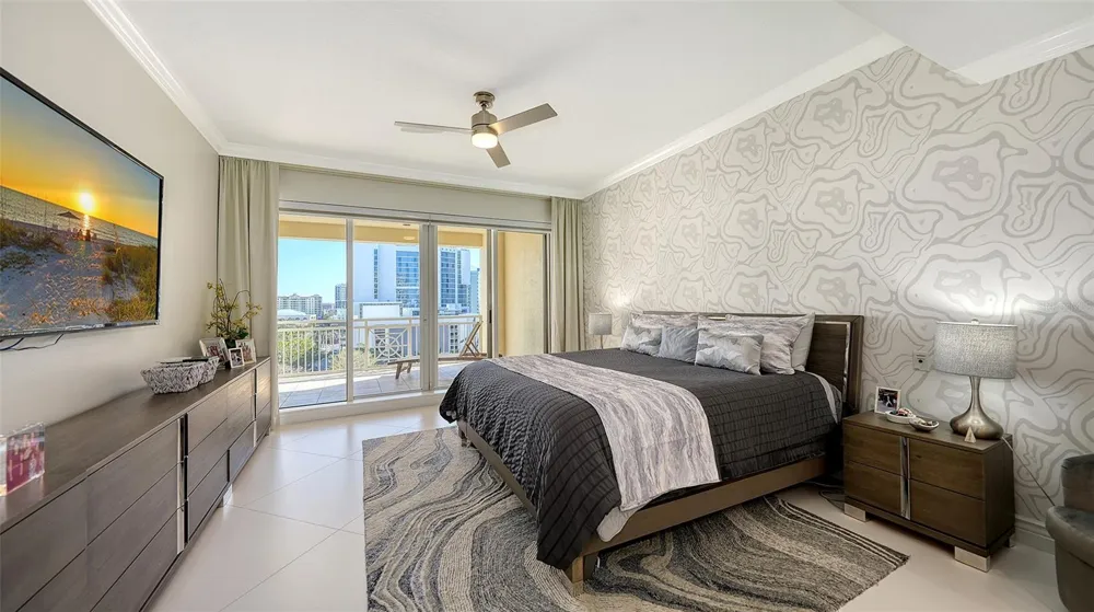 35 WATERGATE DRIVE #806 Sarasota, FL 34236