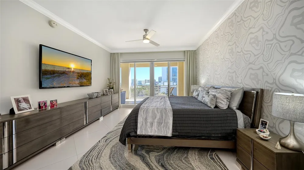 35 WATERGATE DRIVE #806 Sarasota, FL 34236