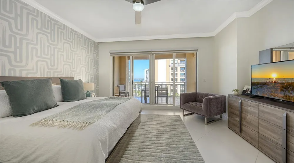 35 WATERGATE DRIVE #806 Sarasota, FL 34236