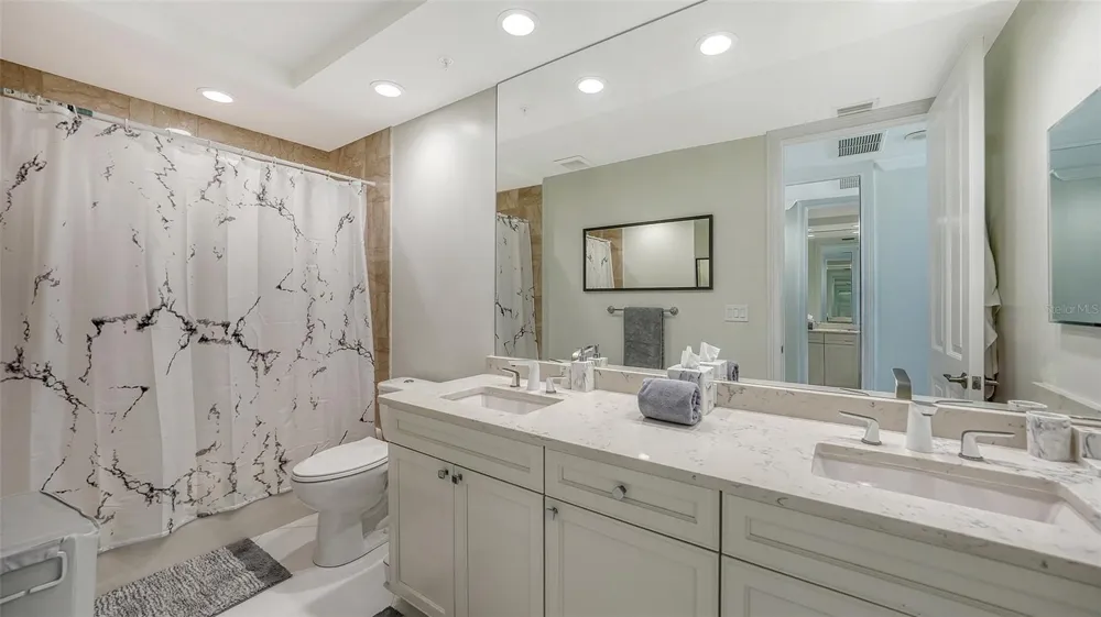 35 WATERGATE DRIVE #806 Sarasota, FL 34236