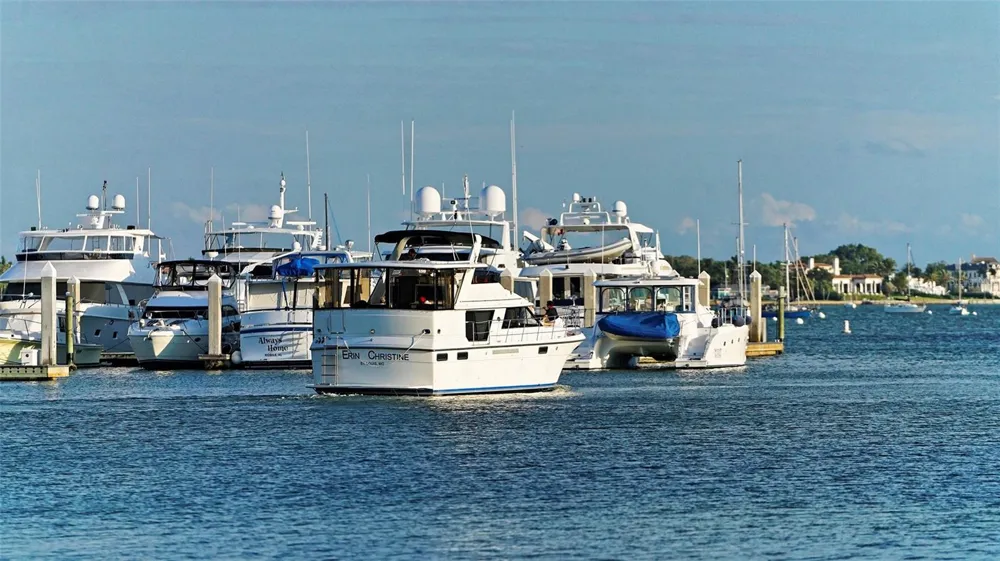 35 WATERGATE DRIVE #806 Sarasota, FL 34236