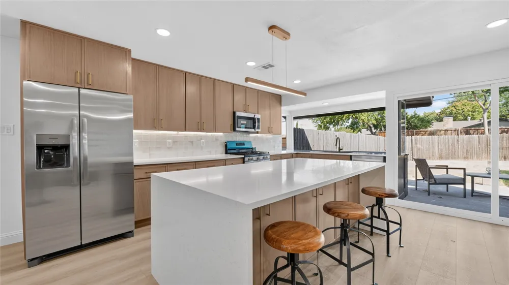 3757 Blue Trace Lane Farmers Branch, TX 75244