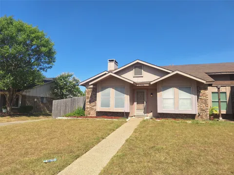 3946 Queens Court