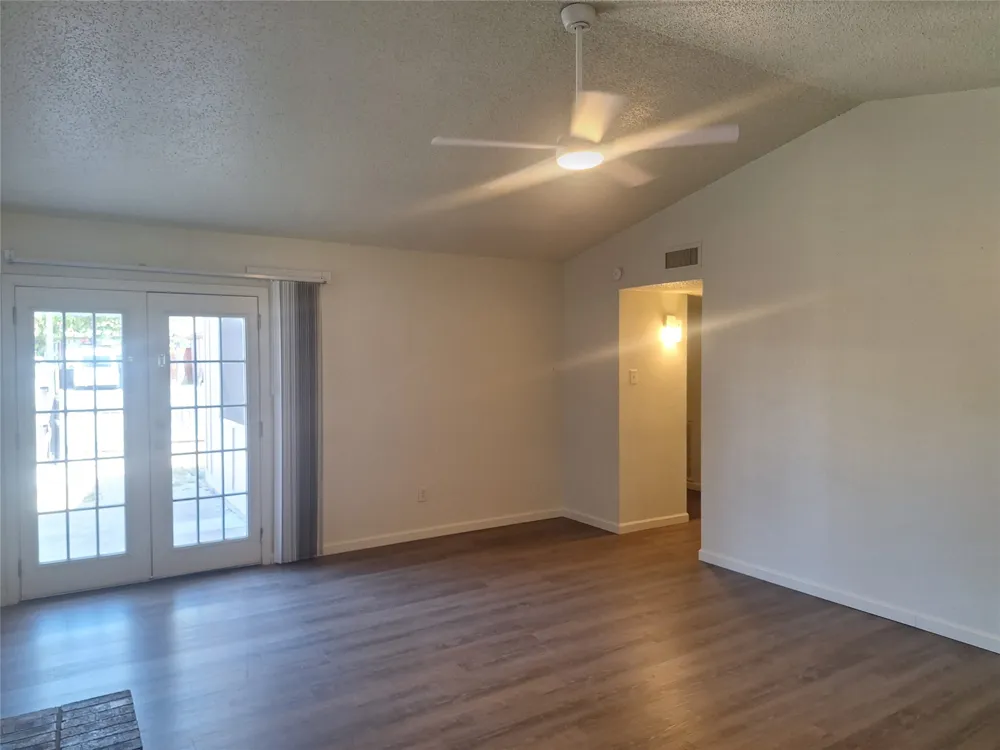 3946 Queens Court Garland, TX 75043