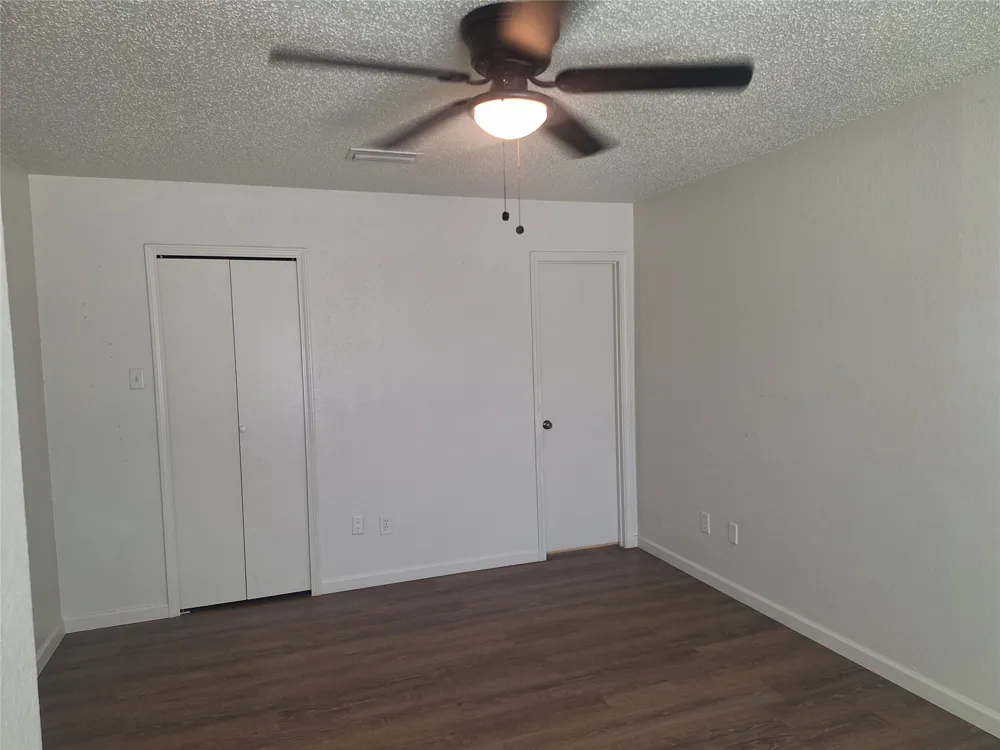 3946 Queens Court Garland, TX 75043