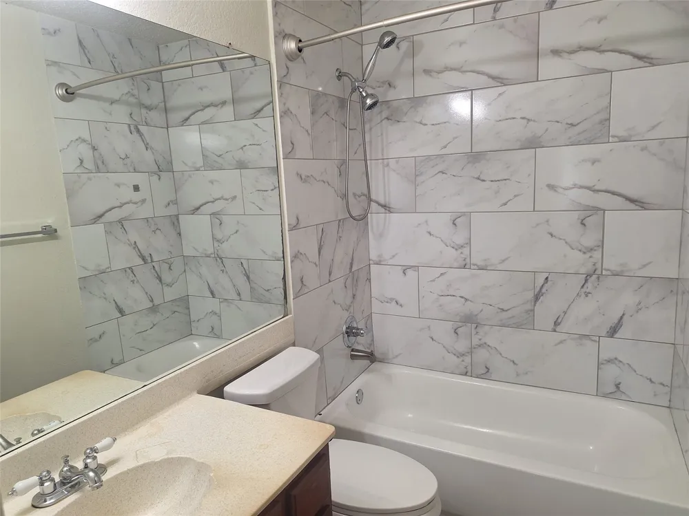 3946 Queens Court Garland, TX 75043