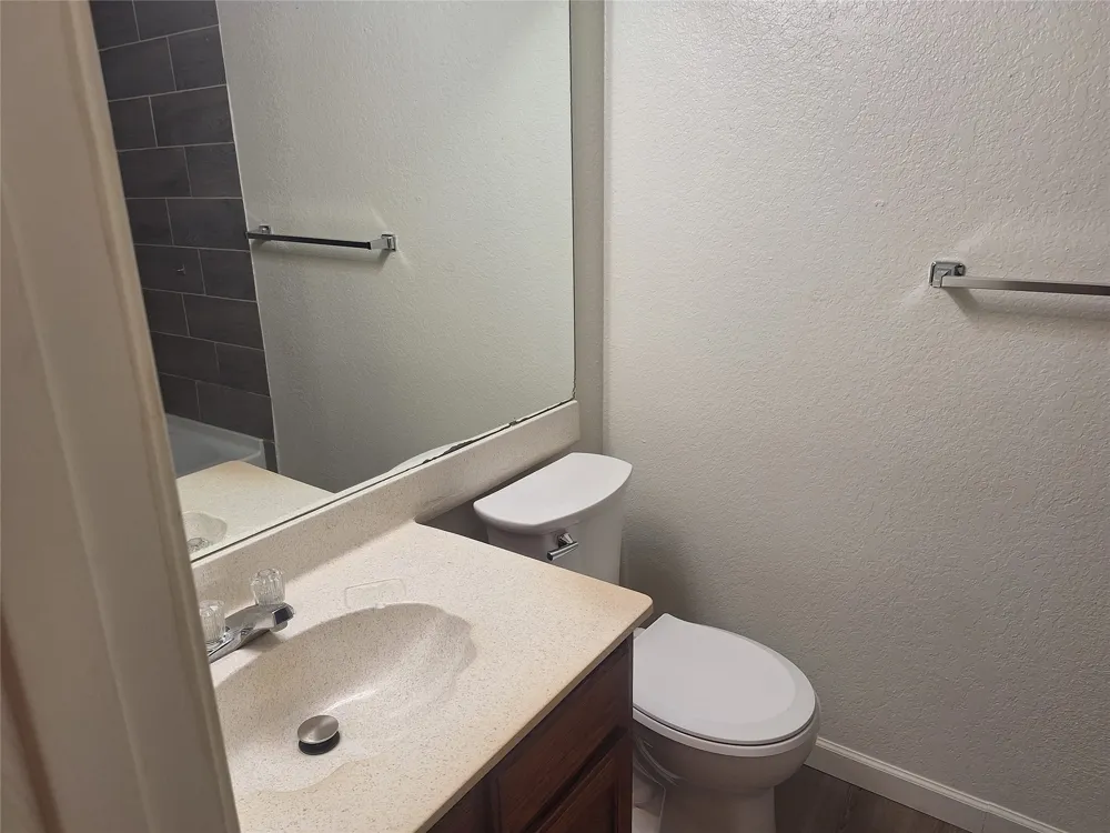 3946 Queens Court Garland, TX 75043