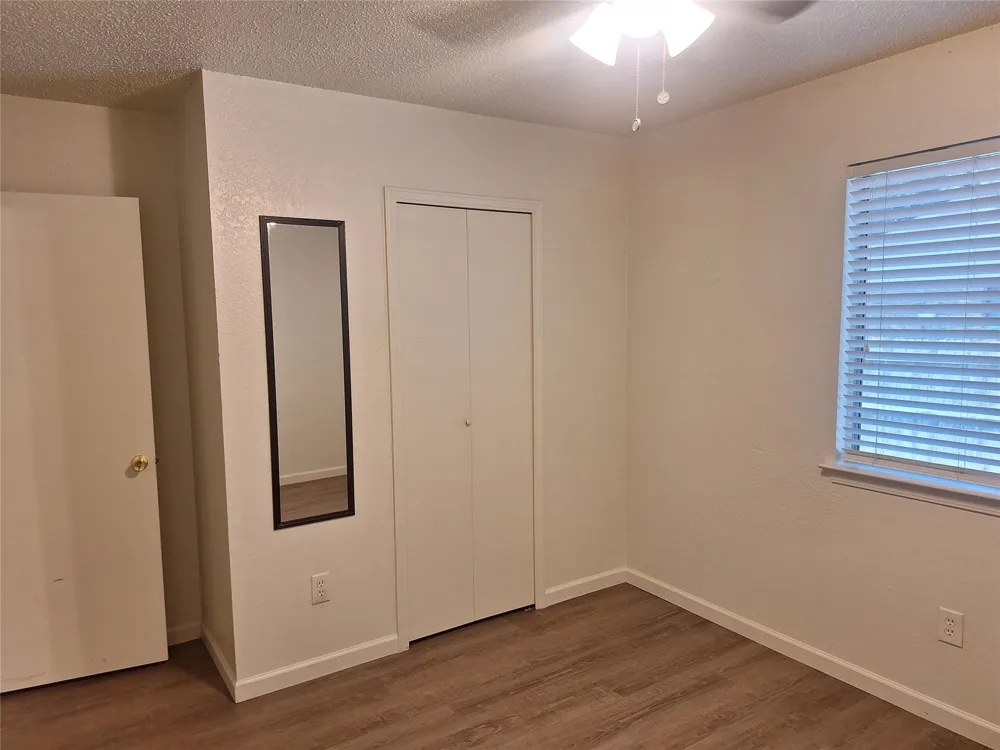 3946 Queens Court Garland, TX 75043