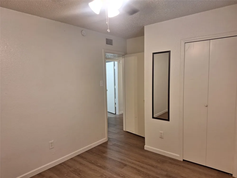 3946 Queens Court Garland, TX 75043
