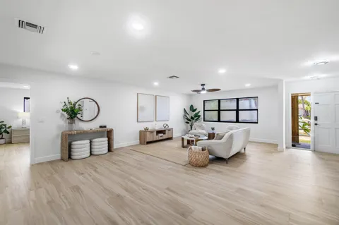 2538 SW 13th Court