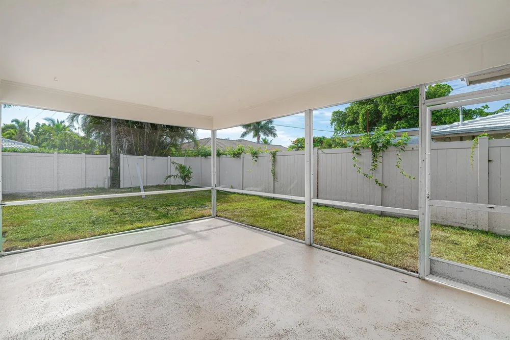 2538 SW 13th Court Boynton Beach, FL 33426