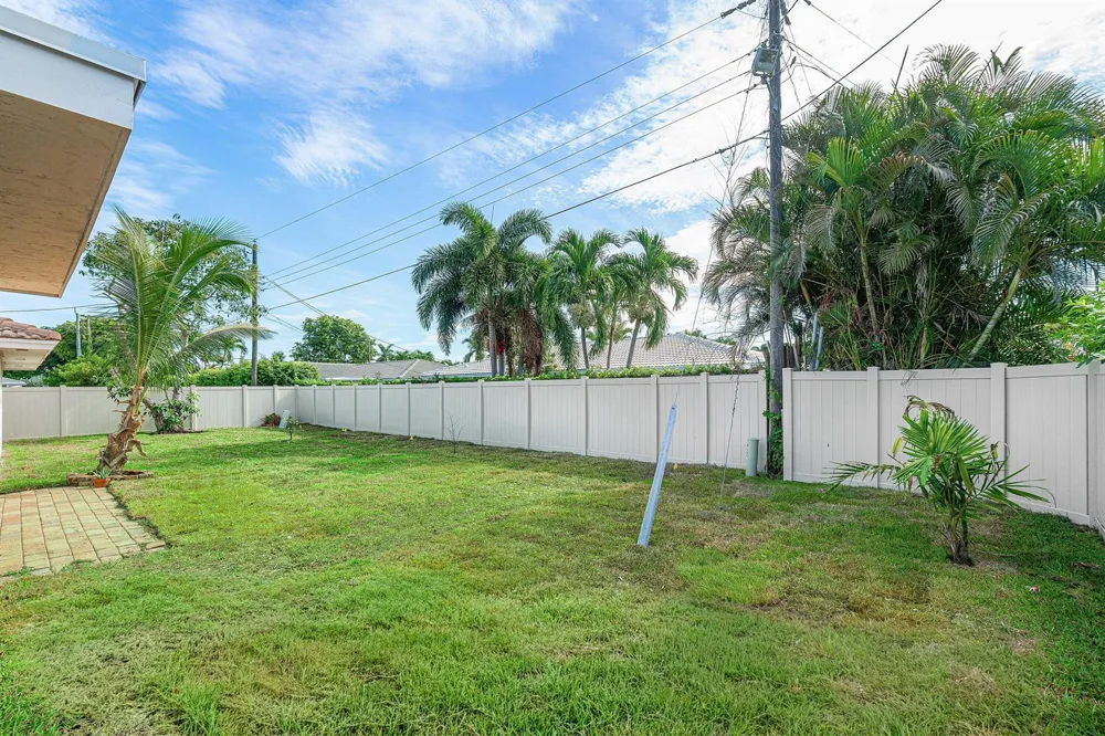 2538 SW 13th Court Boynton Beach, FL 33426