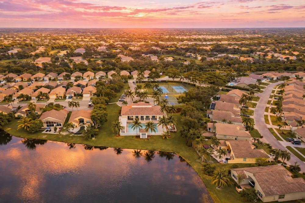 9070 TREMEZZO LANE Boynton Beach, FL 33472