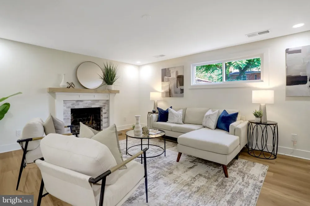 4612 9TH STREET S Arlington, VA 22204