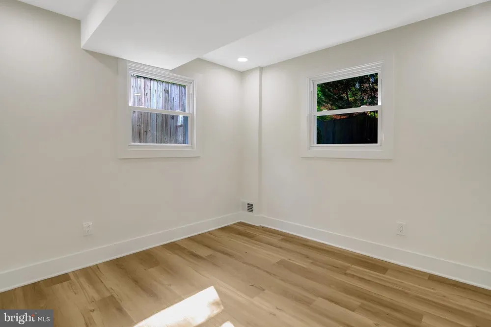 4612 9TH STREET S Arlington, VA 22204