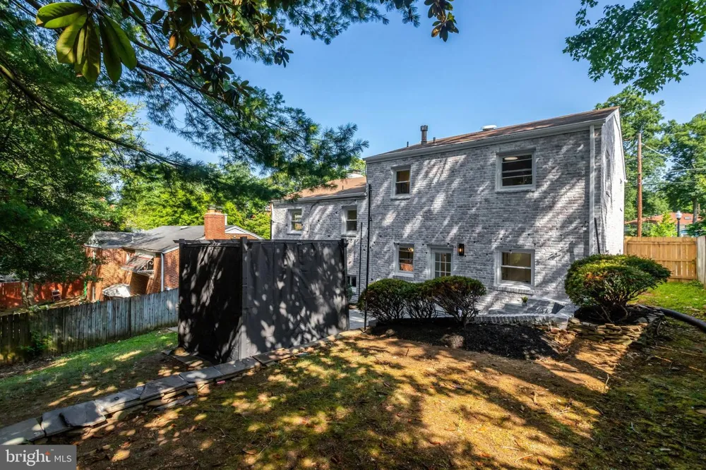 4612 9TH STREET S Arlington, VA 22204