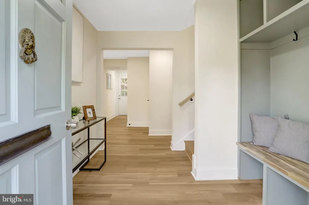 4612 9TH STREET S Arlington, VA 22204